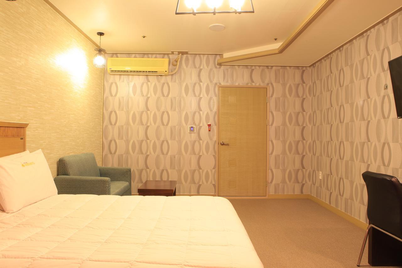 Marina Motel Busan Station Экстерьер фото